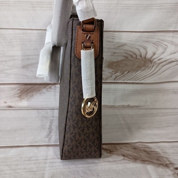 Michael Kors Jet Set large Messenger crossbody NWT brown black - Picture 4 of 15